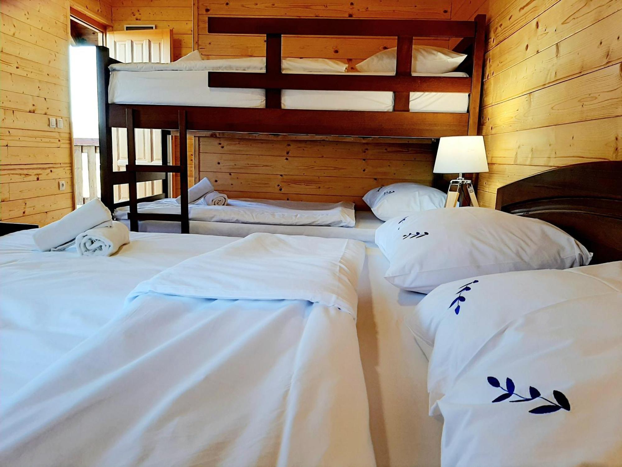 El Paso City, Zlatibor - Unique Wooden Cottages, Treehouse, Wild West Rooms, Accommodation 1-6 People Chambre photo