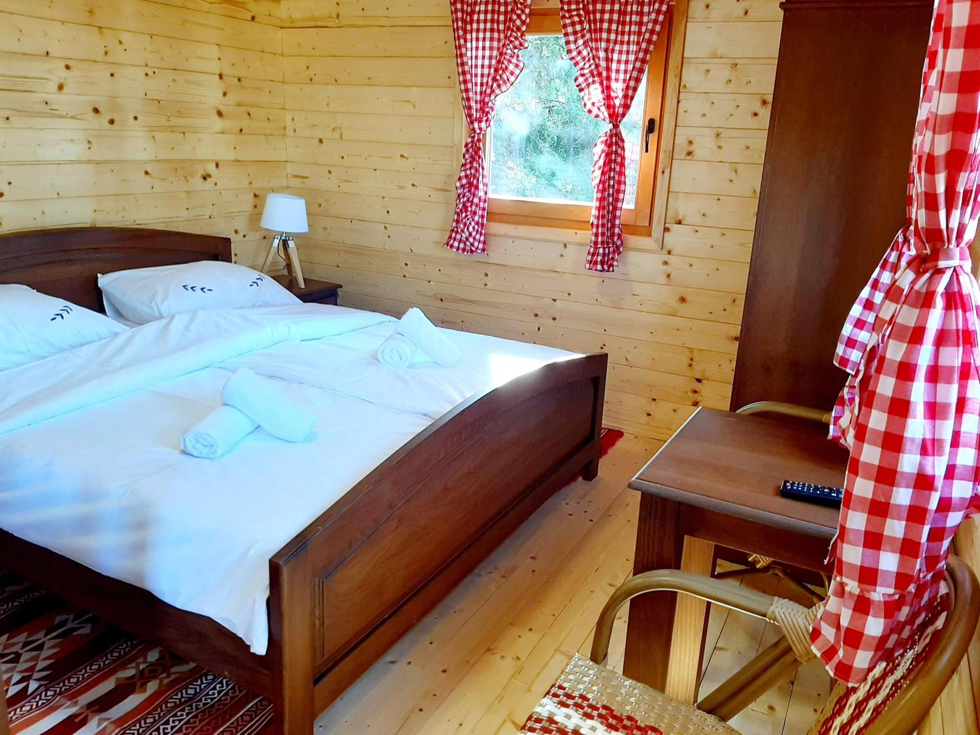 El Paso City, Zlatibor - Unique Wooden Cottages, Treehouse, Wild West Rooms, Accommodation 1-6 People Chambre photo